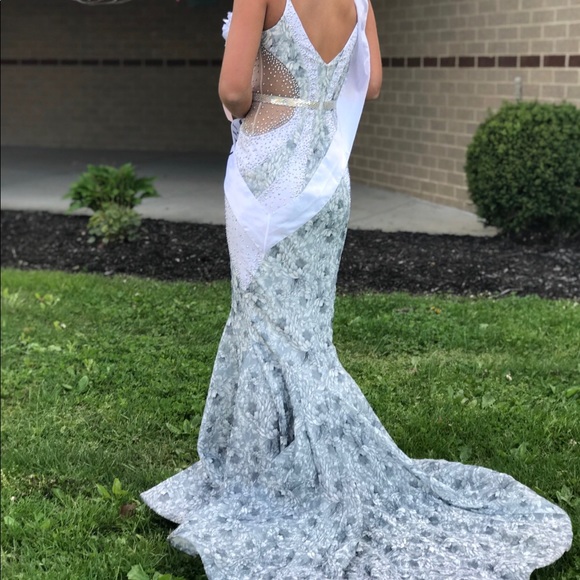 Prom dress - Picture 3 of 7